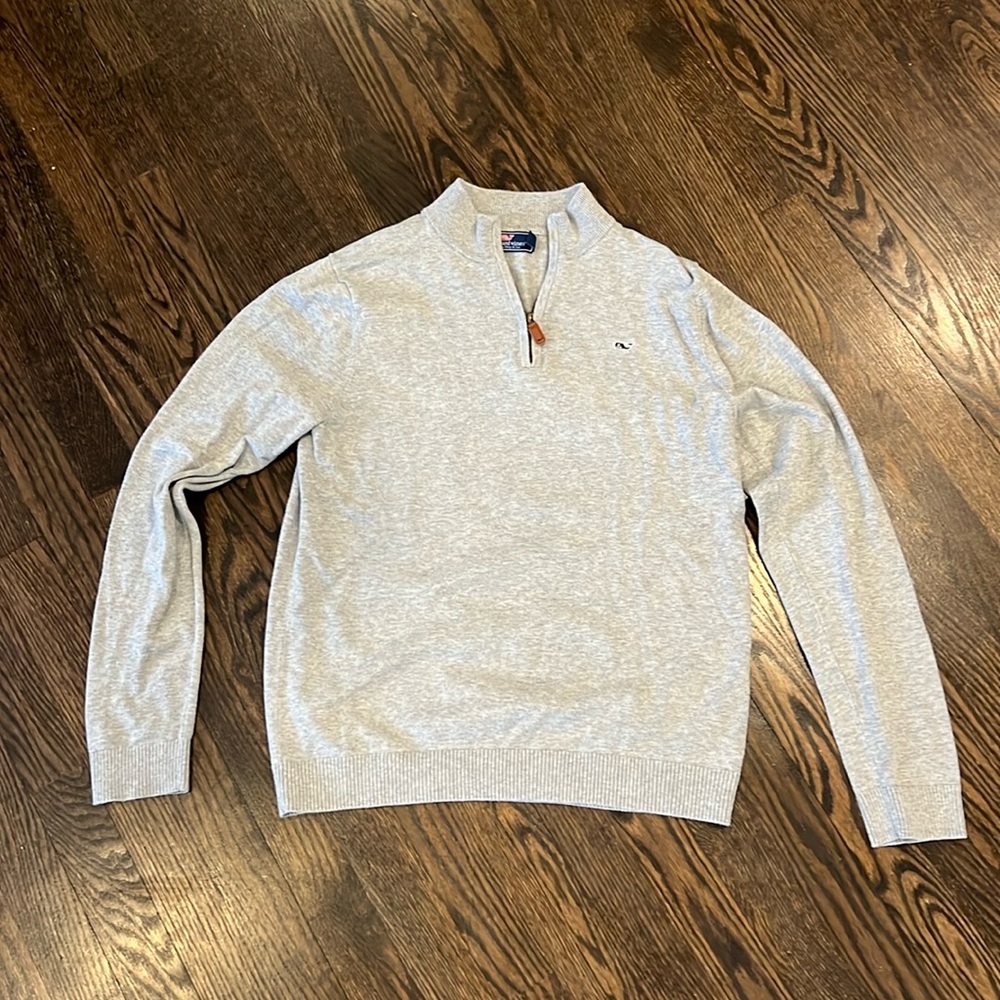 Vineyard vines quarter zip sweater. Boys. Light grey. Size XL